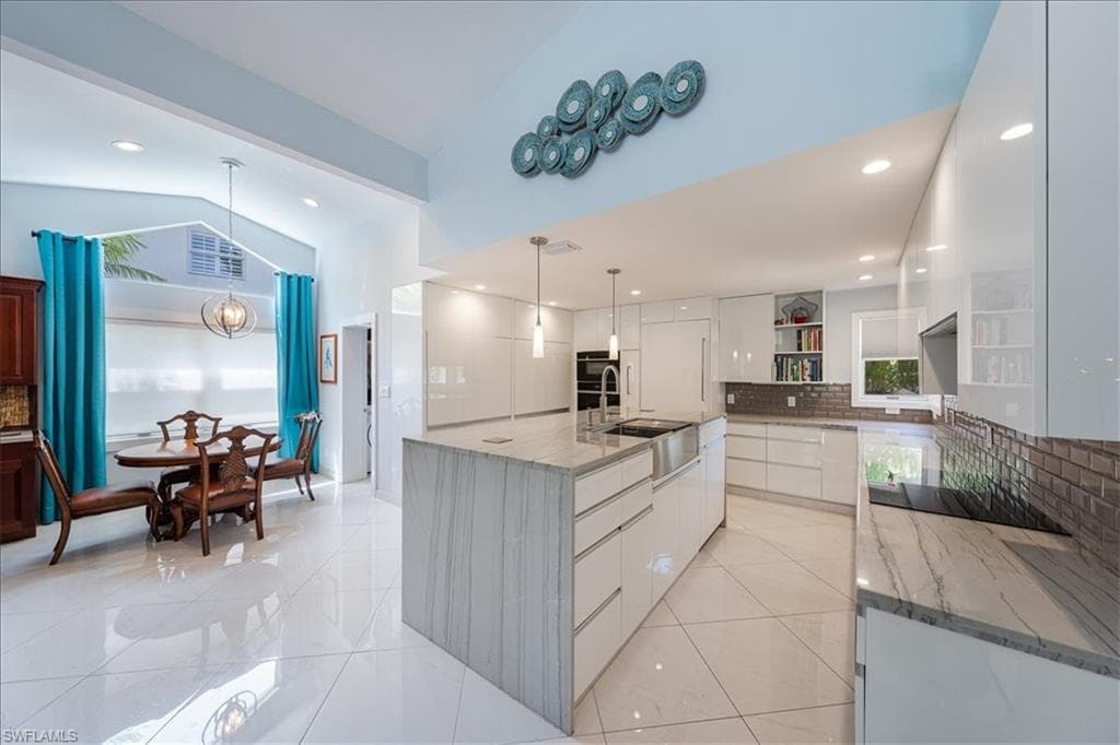 550 Cormorant Cv, Naples, FL 34113-6