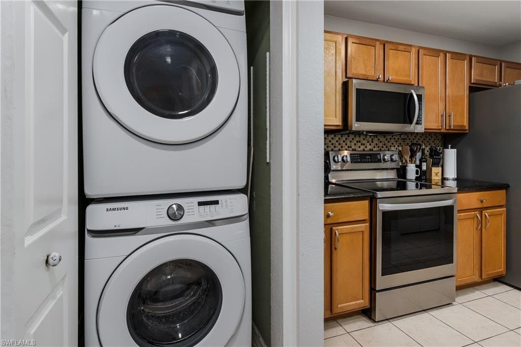 9068 Gervais Cir 210, Naples, FL 34120-19