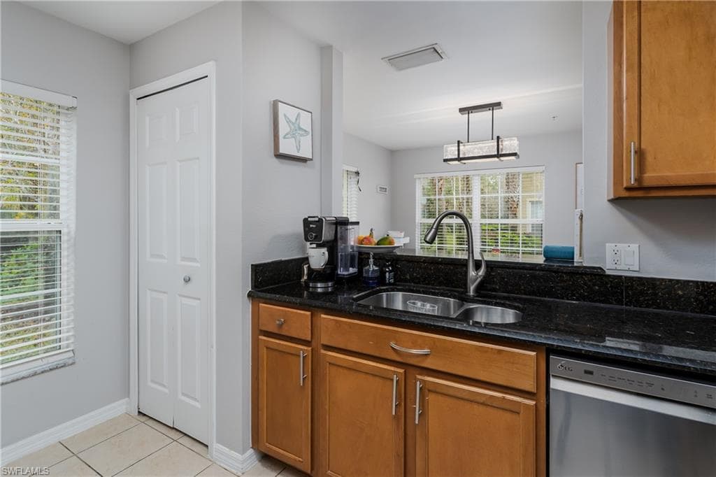 9068 Gervais Cir 210, Naples, FL 34120-21