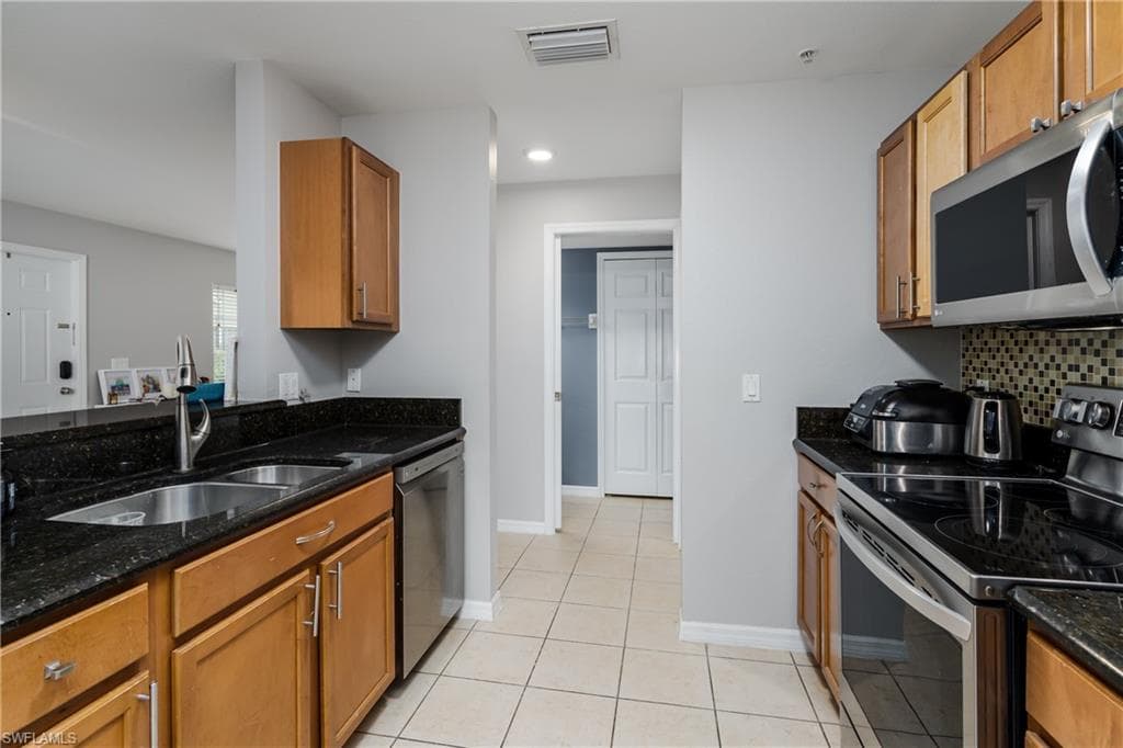 9068 Gervais Cir 210, Naples, FL 34120-22