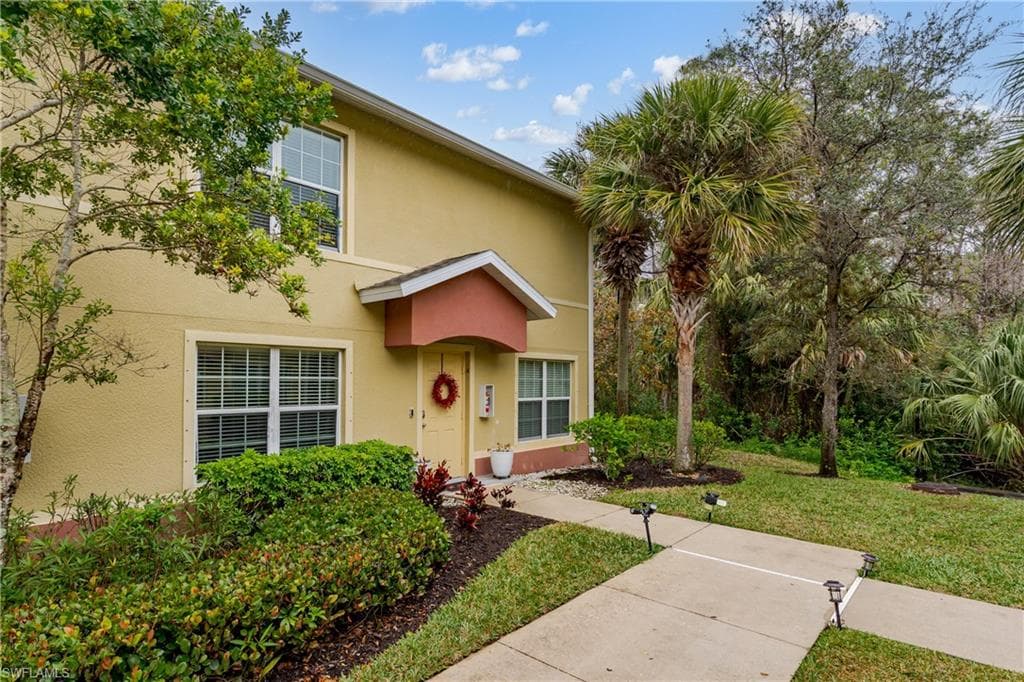 9068 Gervais Cir 210, Naples, FL 34120-24