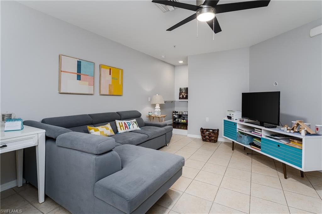9068 Gervais Cir 210, Naples, FL 34120-4