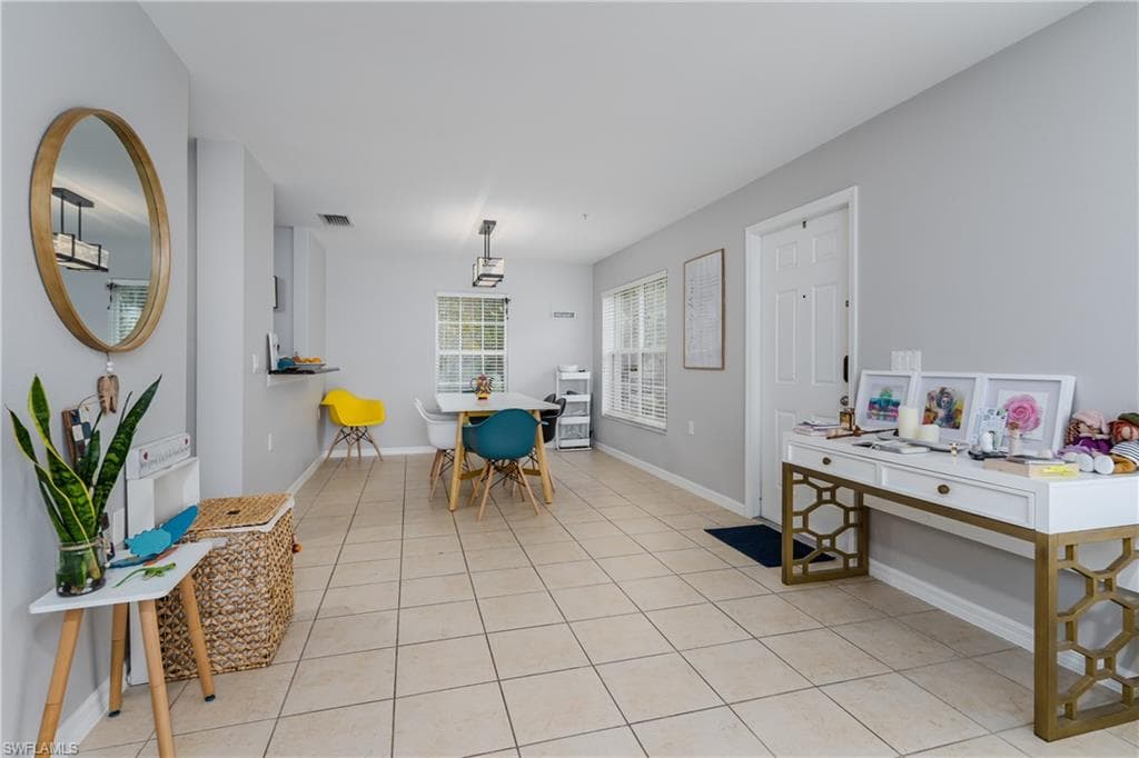 9068 Gervais Cir 210, Naples, FL 34120-6