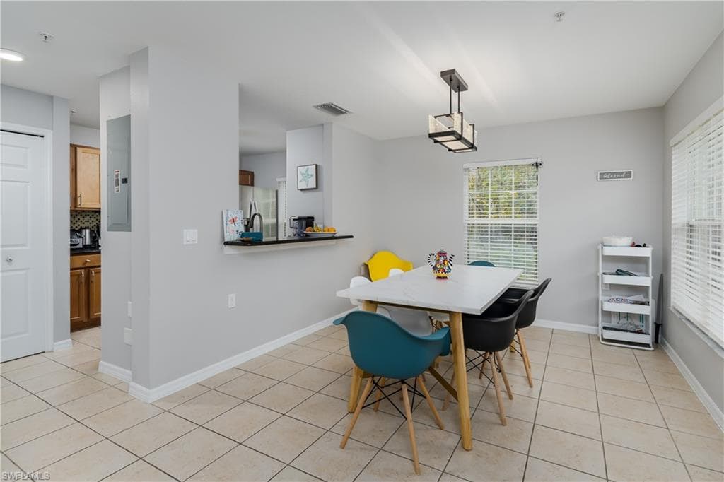 9068 Gervais Cir 210, Naples, FL 34120-7