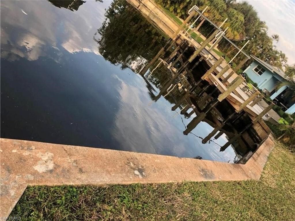 15362 Myrtle St, Fort Myers, FL 33908-2
