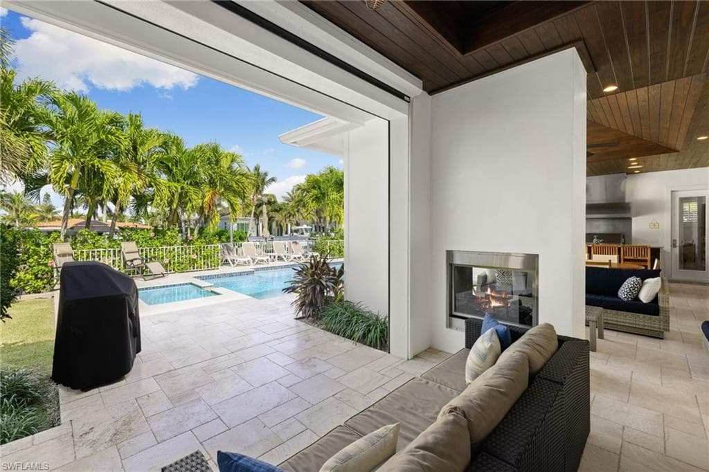 1521 Pelican Ave, Naples, FL 34102-35