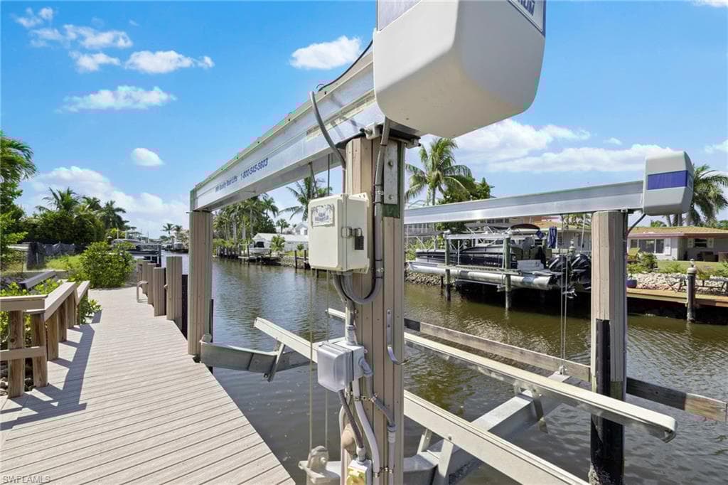 1521 Pelican Ave, Naples, FL 34102-3