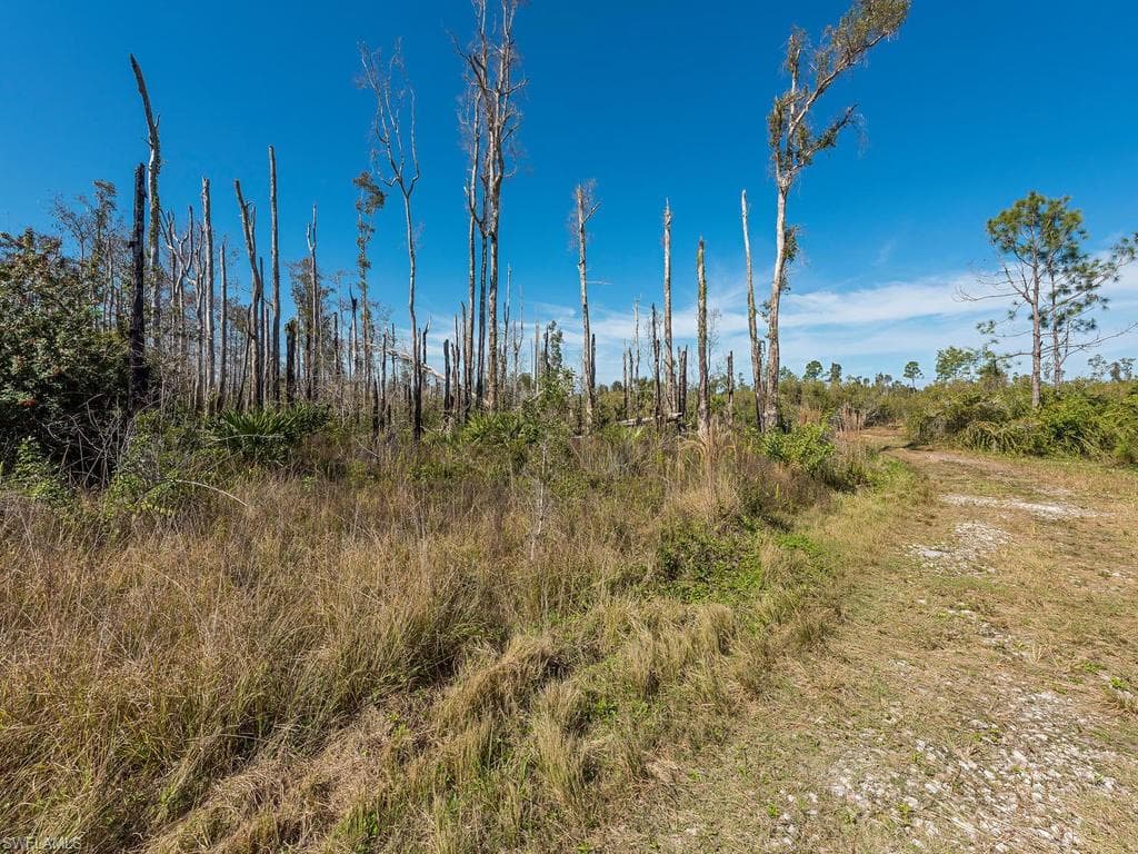 7650 Irgang Rd, Naples, FL 34114-4