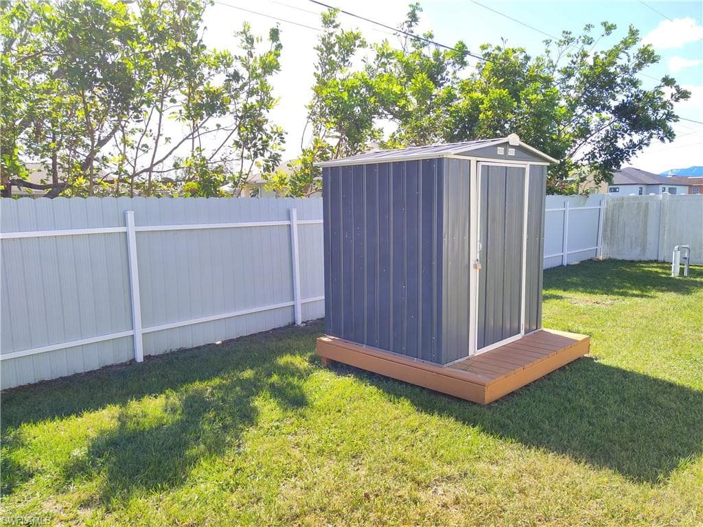 1934 15th St, Cape Coral, FL 33909-28