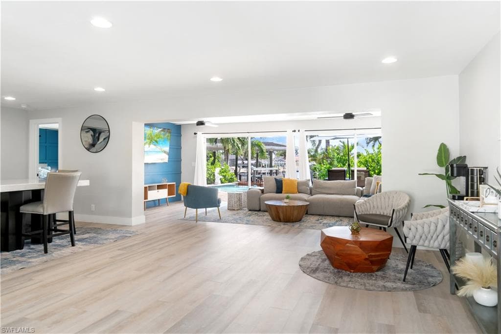 5161 Williams Dr, Fort Myers Beach, FL 33931-15