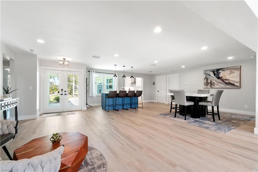 5161 Williams Dr, Fort Myers Beach, FL 33931-20
