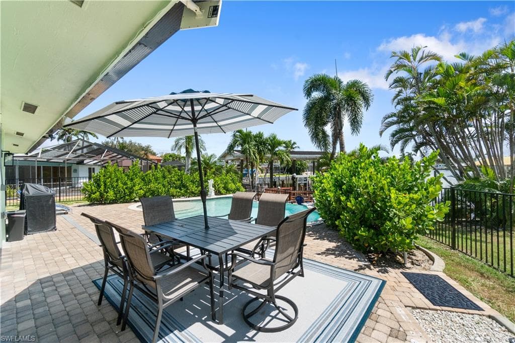 5161 Williams Dr, Fort Myers Beach, FL 33931-40