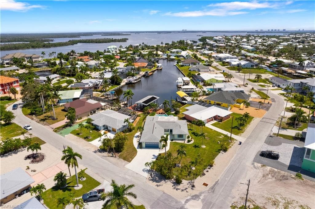 5161 Williams Dr, Fort Myers Beach, FL 33931-5