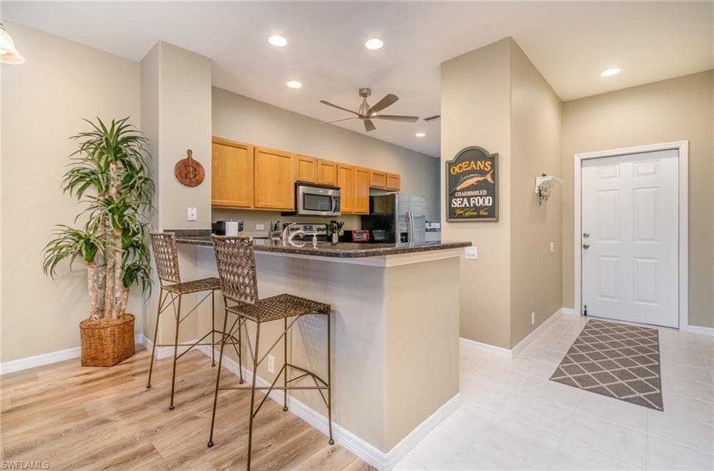 8217 Parkstone Pl 1-206, Naples, FL 34120-5