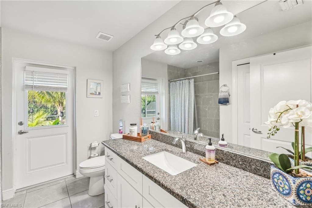 1710 Country Club Blvd, Cape Coral, FL 33990-14