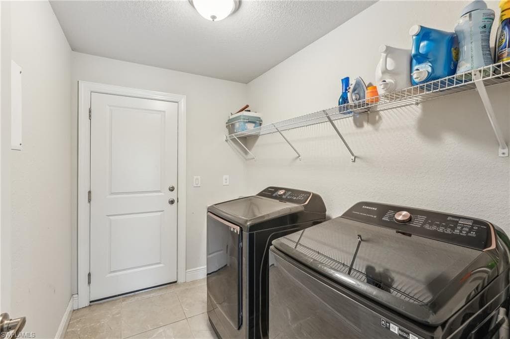 1710 Country Club Blvd, Cape Coral, FL 33990-15