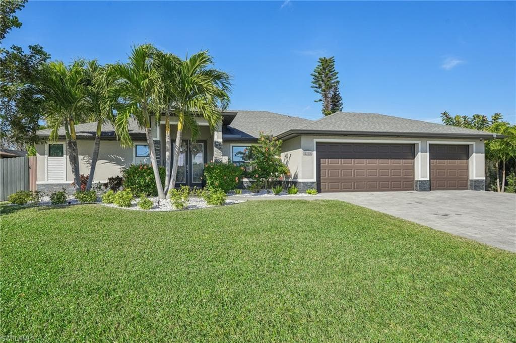 1710 Country Club Blvd, Cape Coral, FL 33990-1