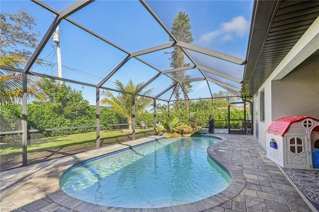 1710 Country Club Blvd, Cape Coral, FL 33990-27