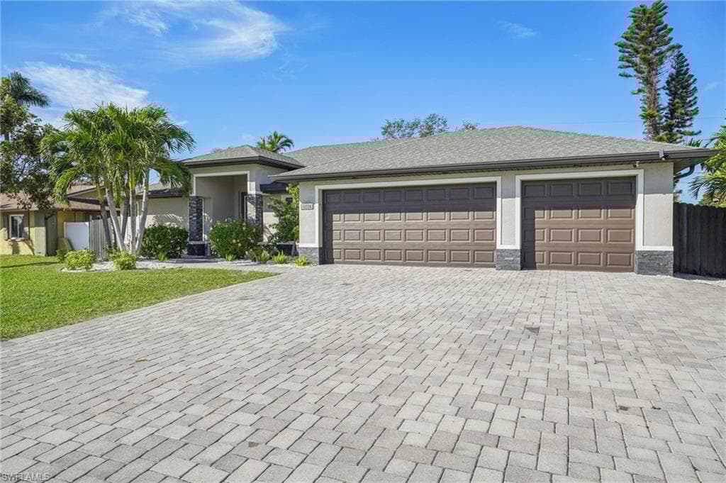 1710 Country Club Blvd, Cape Coral, FL 33990-3
