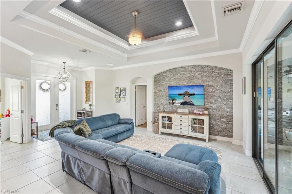 1710 Country Club Blvd, Cape Coral, FL 33990-4