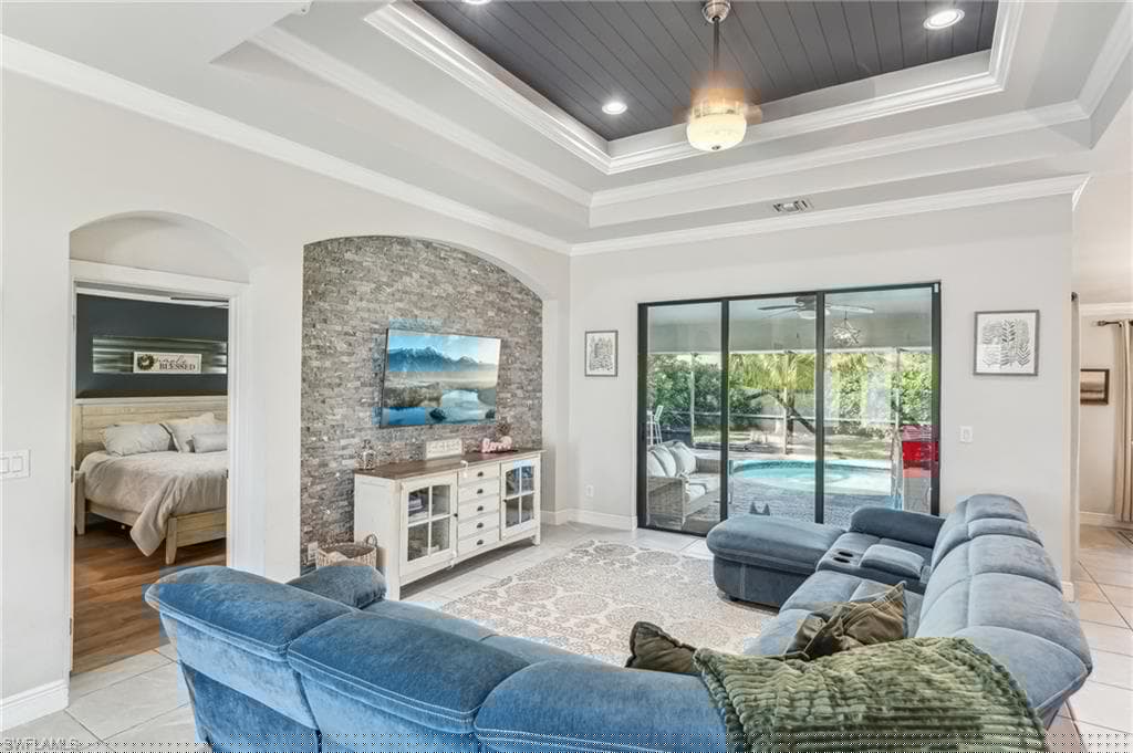 1710 Country Club Blvd, Cape Coral, FL 33990-6