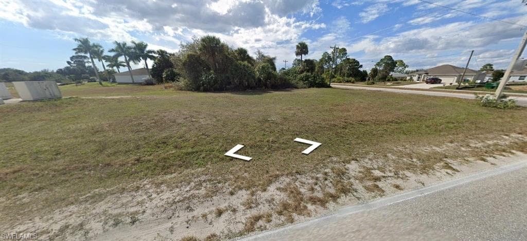 1608 Gator Cir, Cape Coral, FL 33909-4