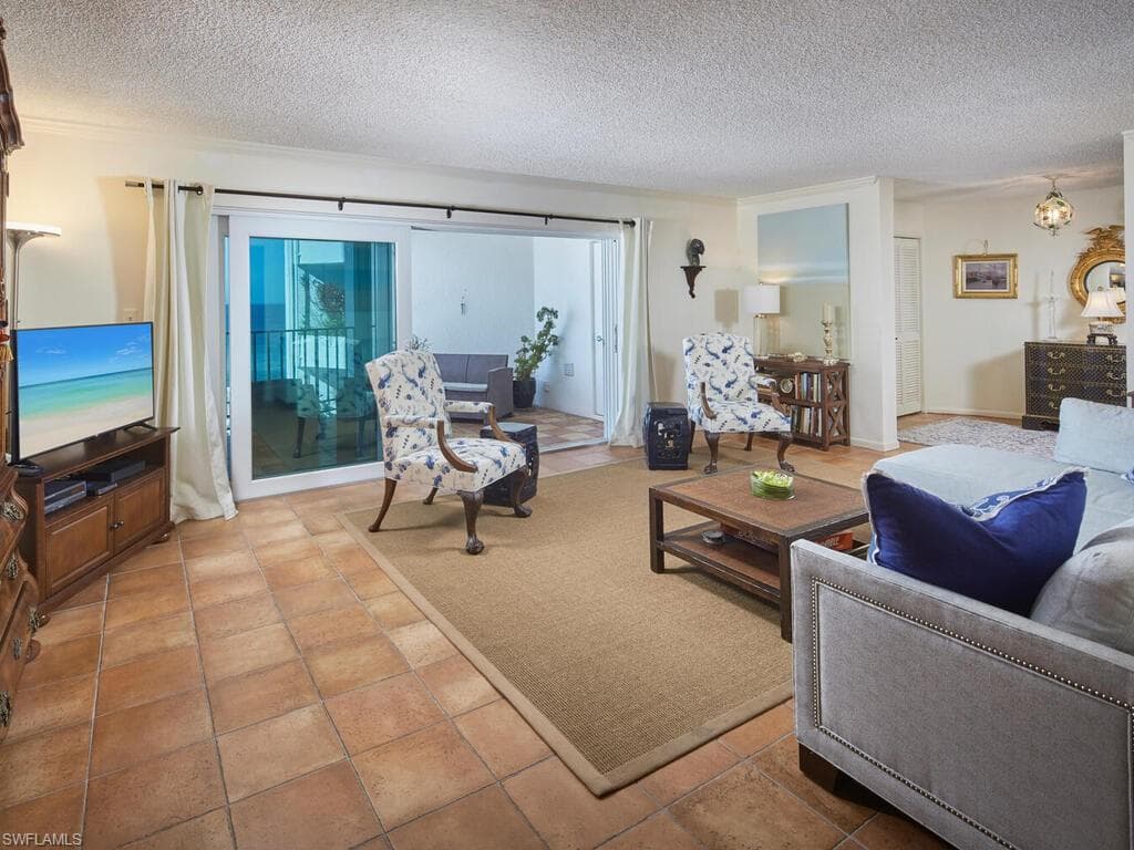 3951 Gulf Shore Blvd N 201, Naples, FL 34103-6