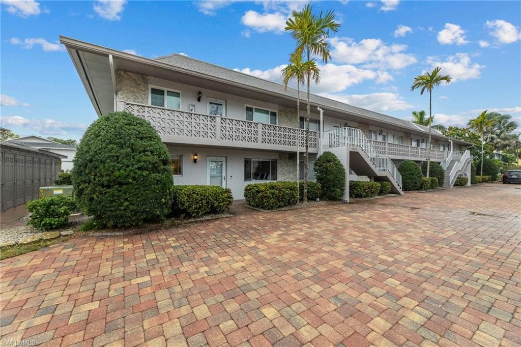 1686 Blue Point Ave B1, Naples, FL 34102-22