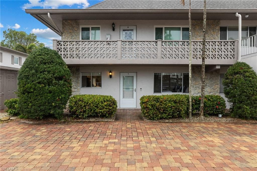 1686 Blue Point Ave B1, Naples, FL 34102-26
