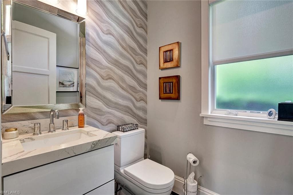 725 Harbour Dr, Naples, FL 34103-23