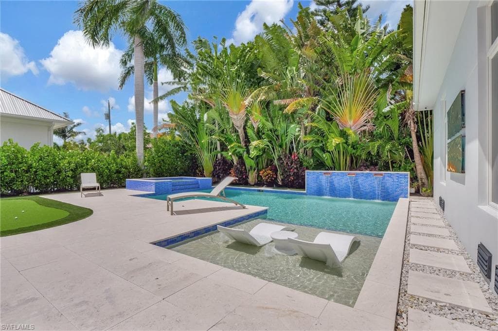 725 Harbour Dr, Naples, FL 34103-29