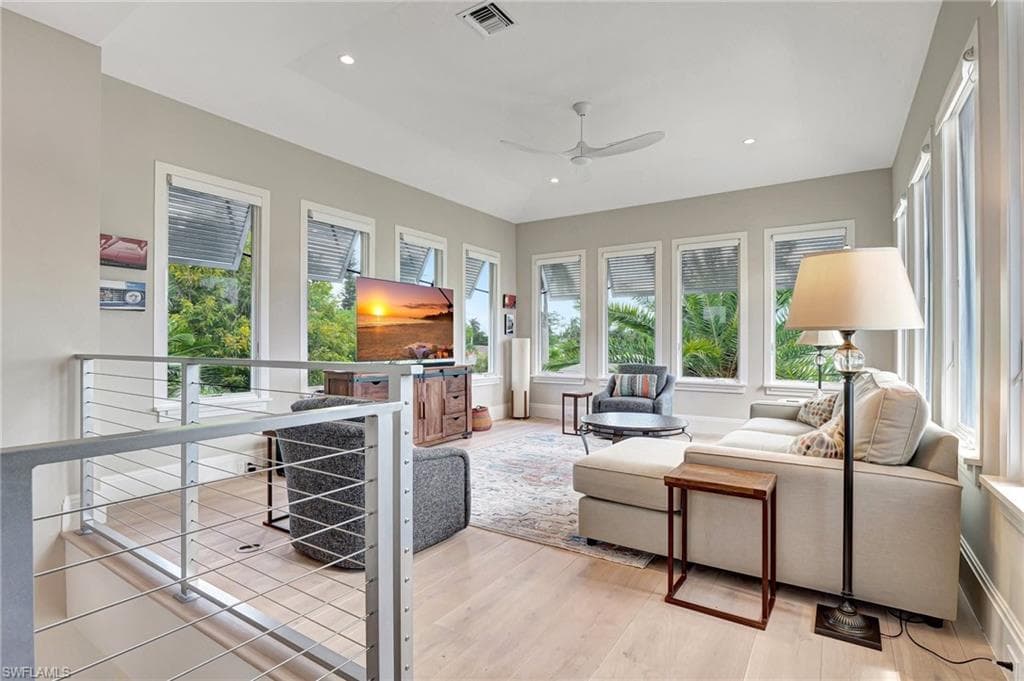 725 Harbour Dr, Naples, FL 34103-33