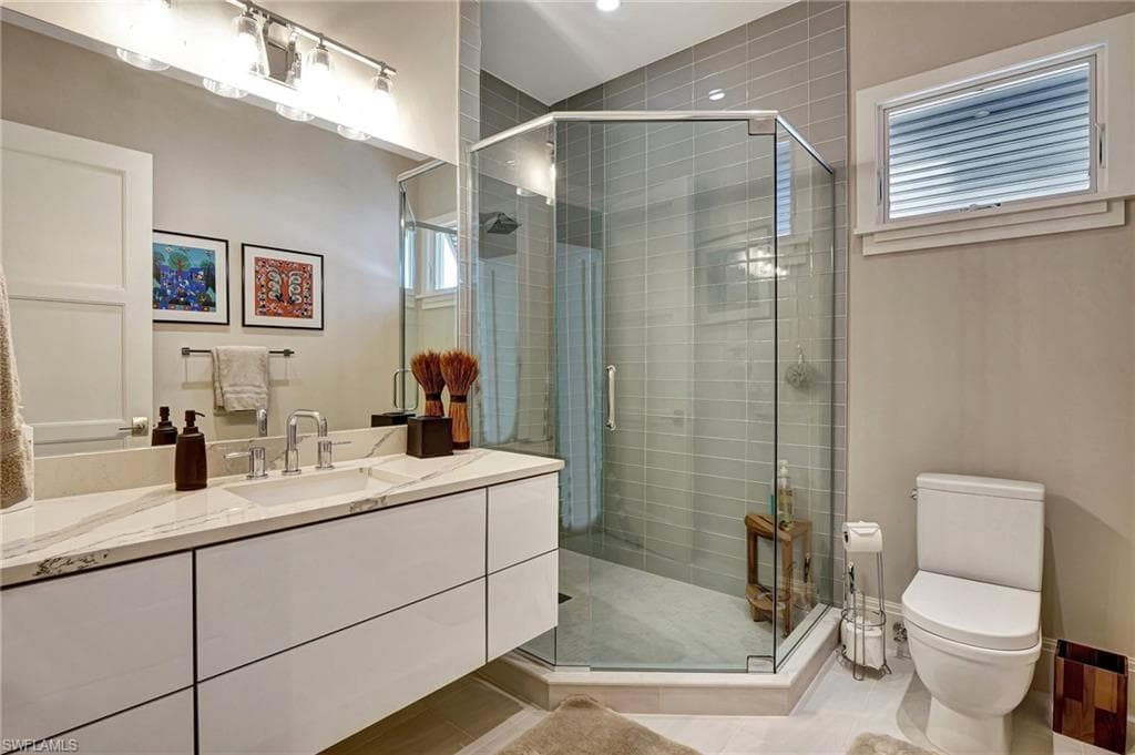 725 Harbour Dr, Naples, FL 34103-39