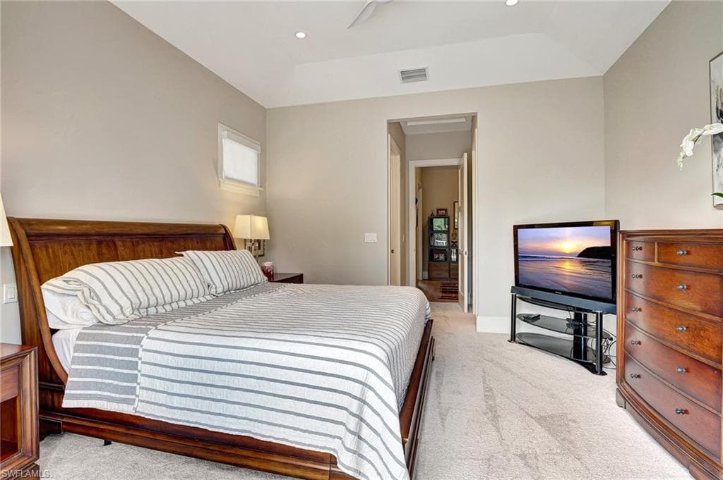 725 Harbour Dr, Naples, FL 34103-40