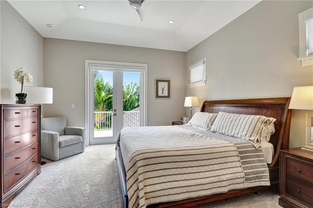 725 Harbour Dr, Naples, FL 34103-41