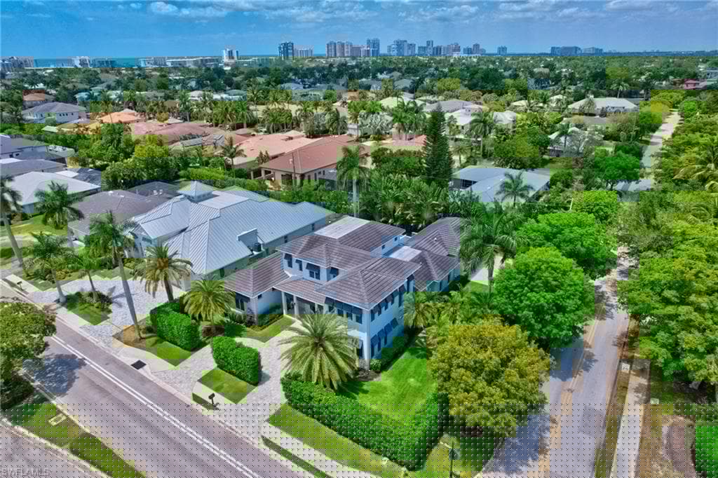 725 Harbour Dr, Naples, FL 34103-48