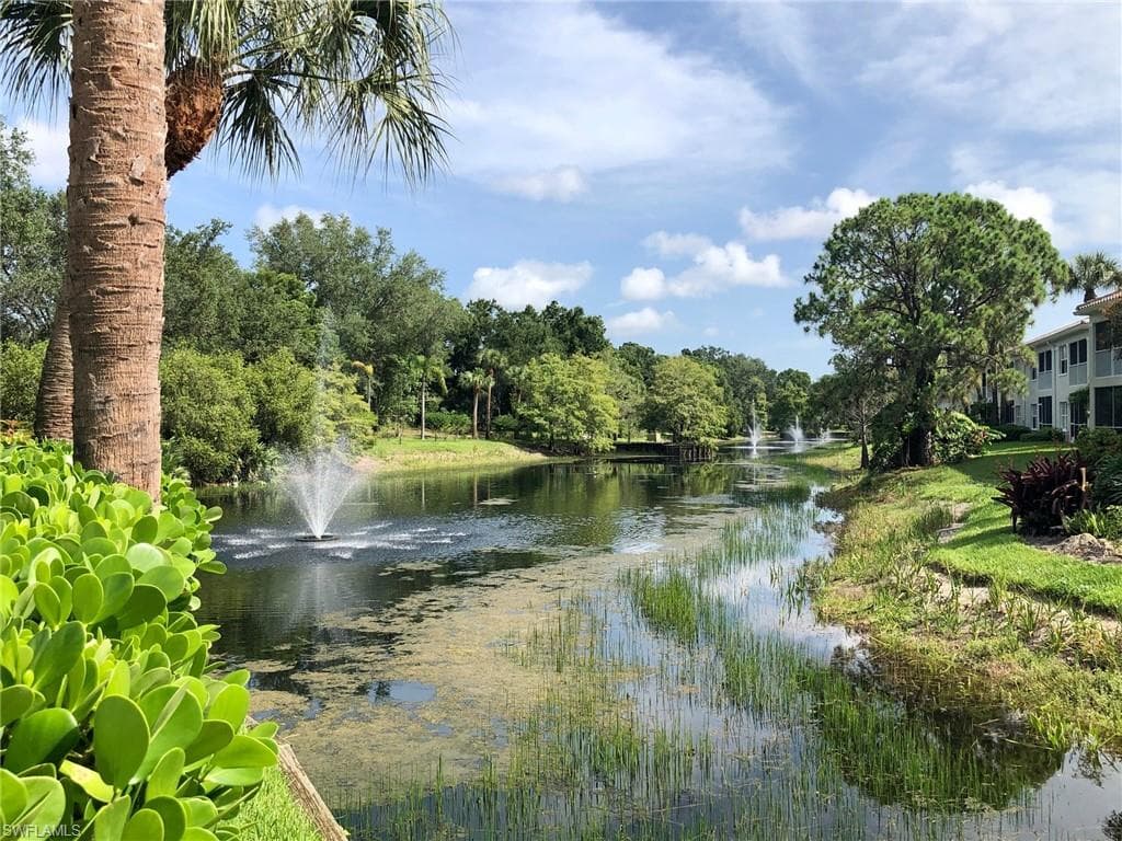 6914 Satinleaf Rd N 204, Naples, FL 34109-4