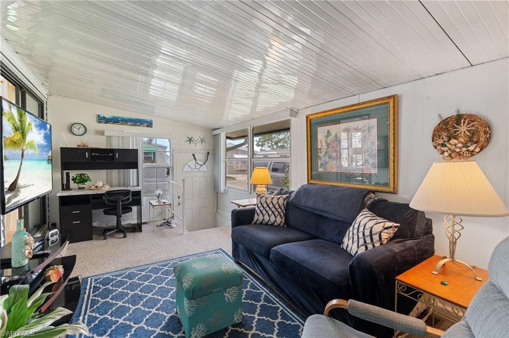 37 Bass Ln, Naples, FL 34114-13