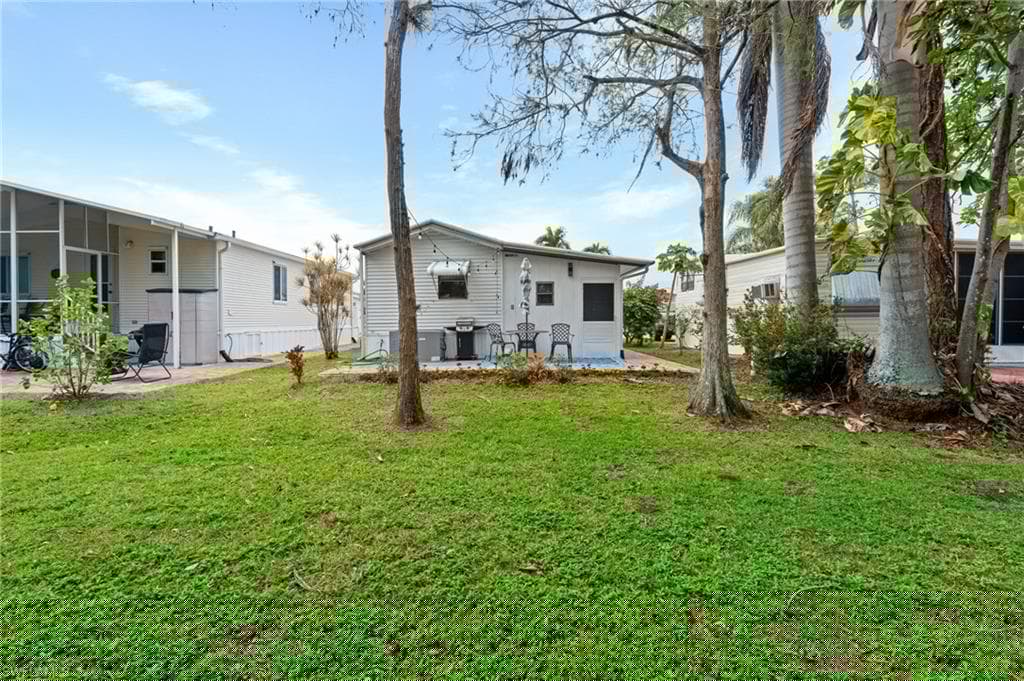 37 Bass Ln, Naples, FL 34114-18