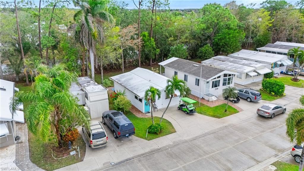 37 Bass Ln, Naples, FL 34114-22
