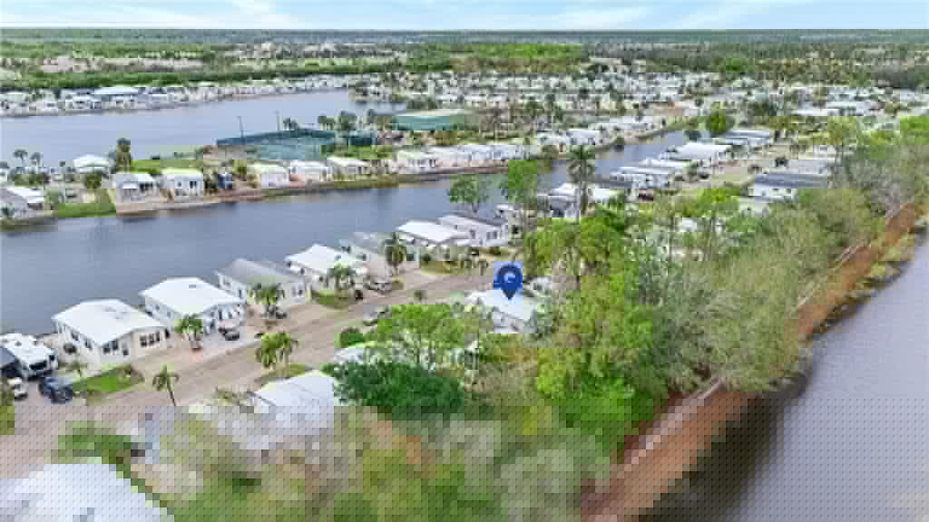 37 Bass Ln, Naples, FL 34114-3