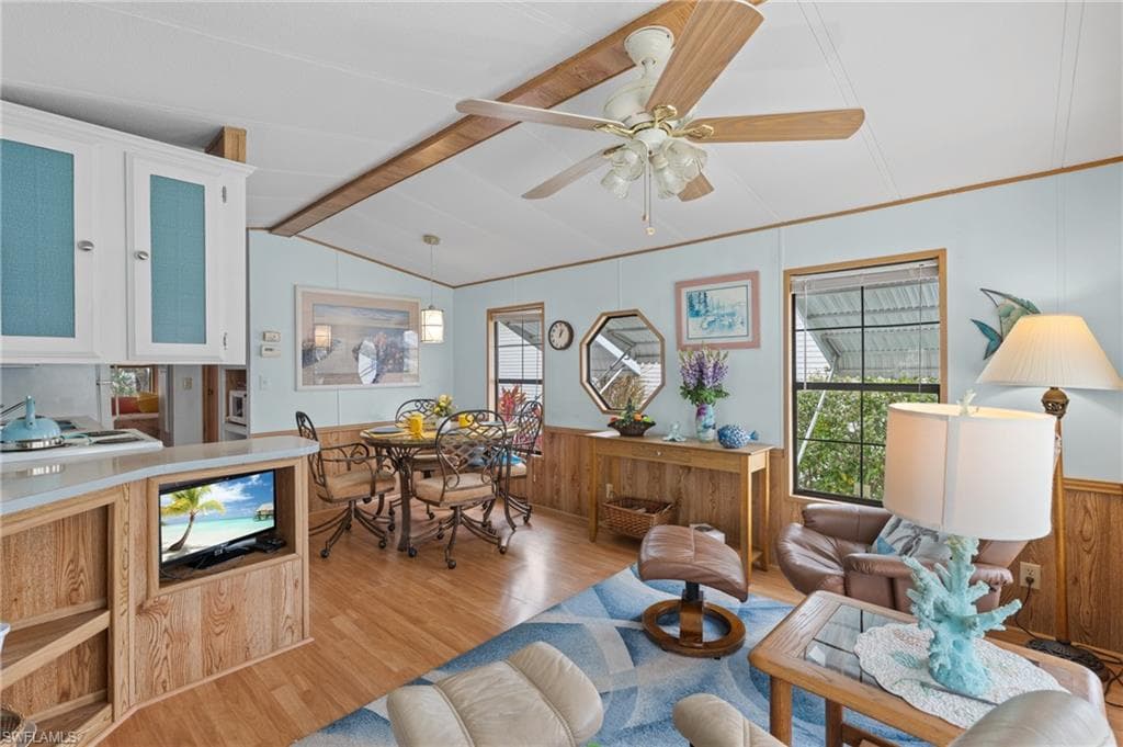37 Bass Ln, Naples, FL 34114-4
