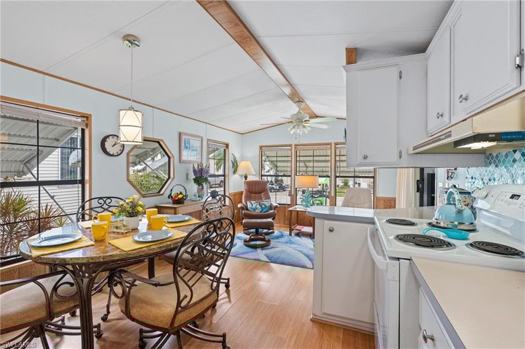 37 Bass Ln, Naples, FL 34114-6