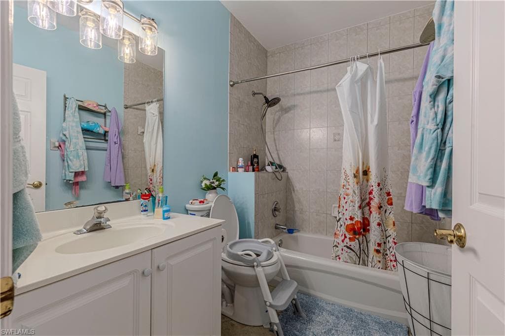 2120 Cay Lagoon Dr 222, Naples, Fl 34109-17