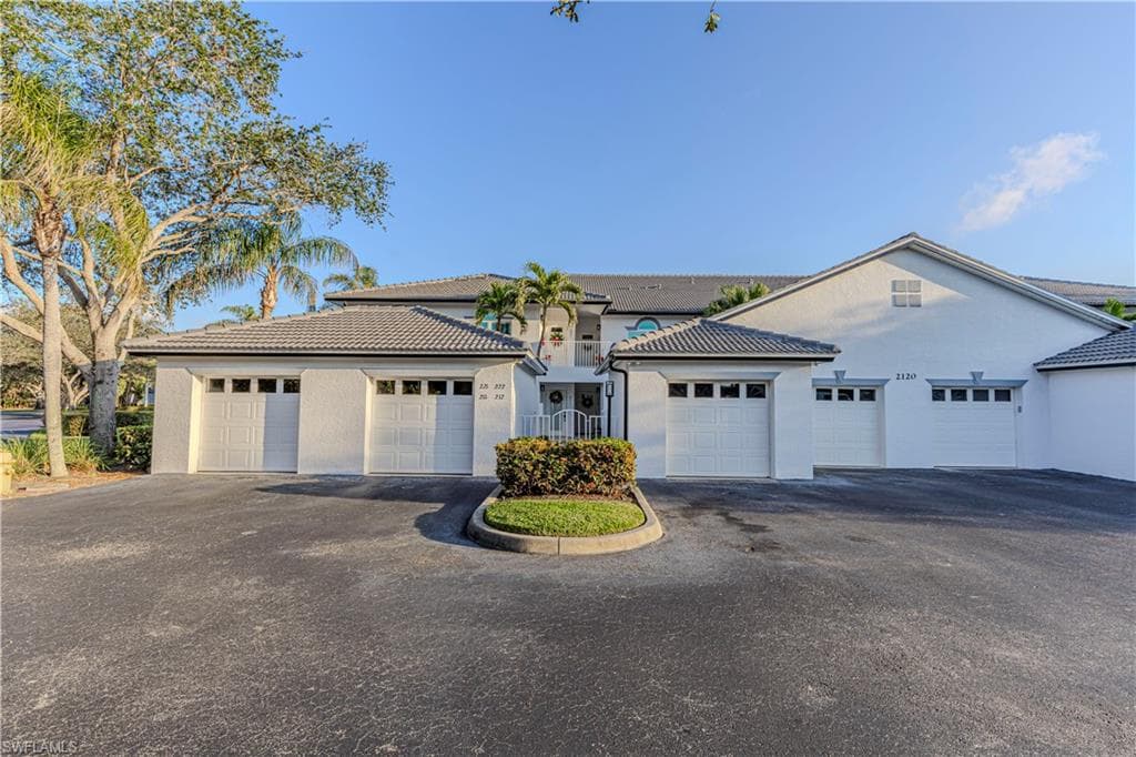 2120 Cay Lagoon Dr 222, Naples, Fl 34109-3