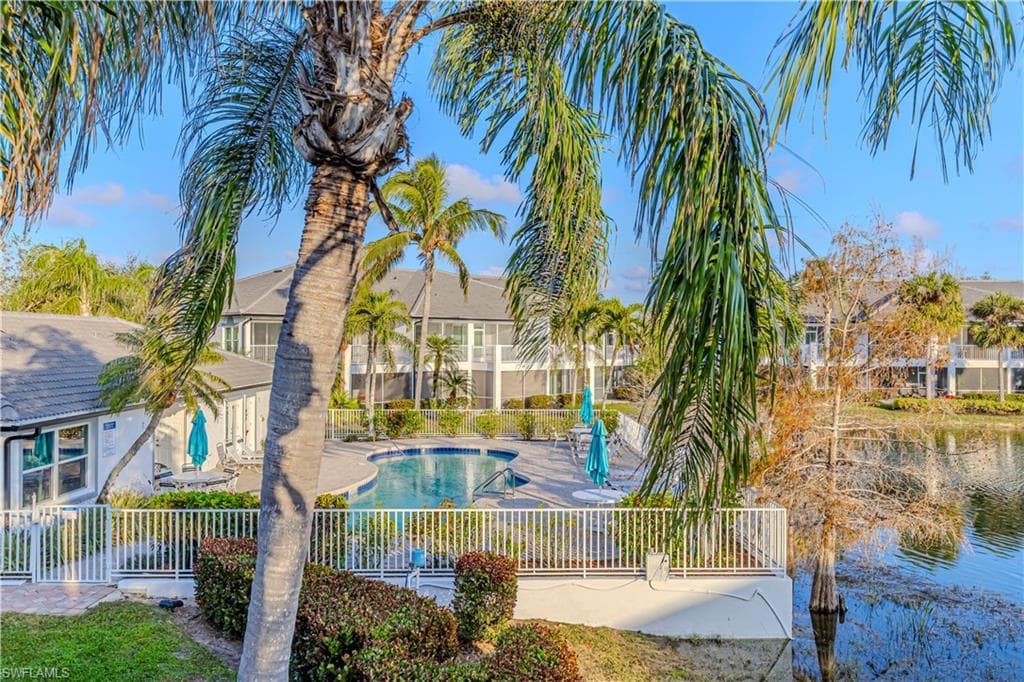 2120 Cay Lagoon Dr 222, Naples, Fl 34109-4
