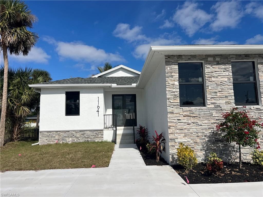 11671 Pawley Ave, Bonita Springs, FL 34135-2