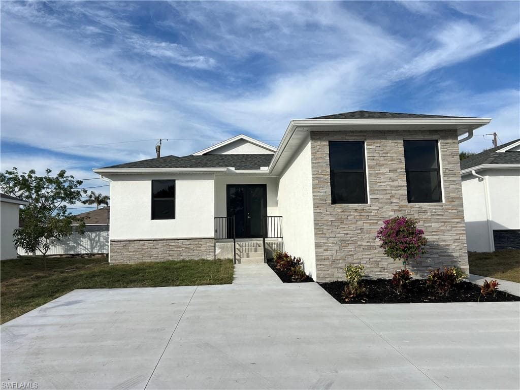 11671 Pawley Ave, Bonita Springs, FL 34135-3