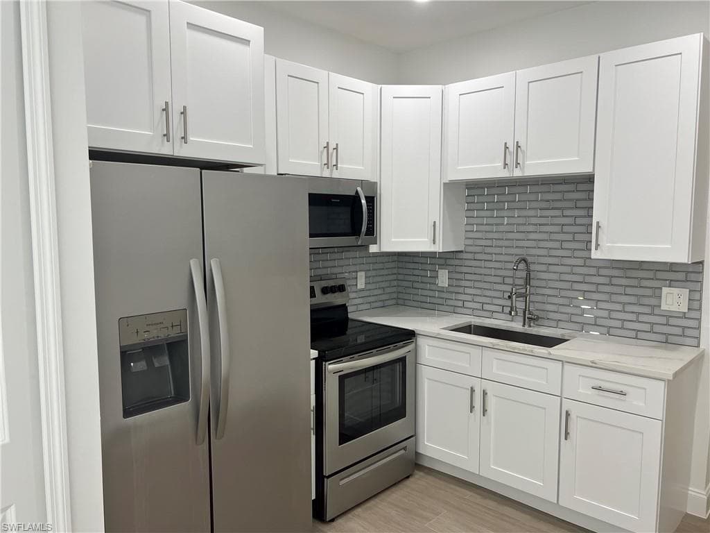 11671 Pawley Ave, Bonita Springs, FL 34135-8