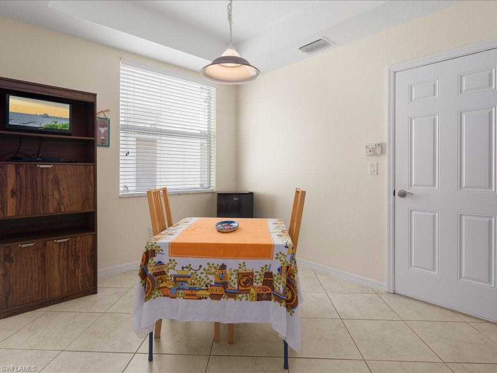 1646 Birdie Dr, Naples, FL 34120-14